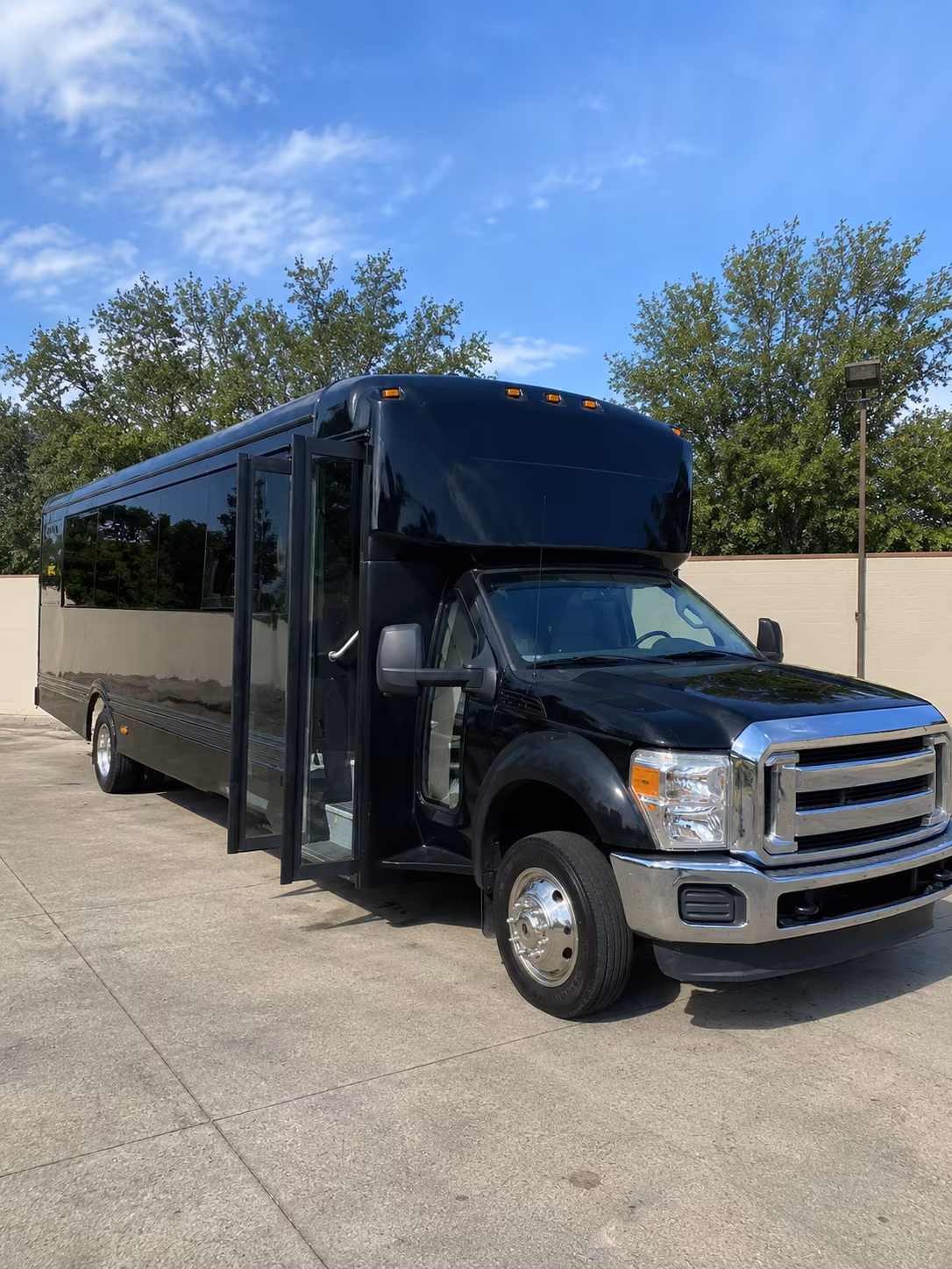 chapel hill 20 passenger party bus